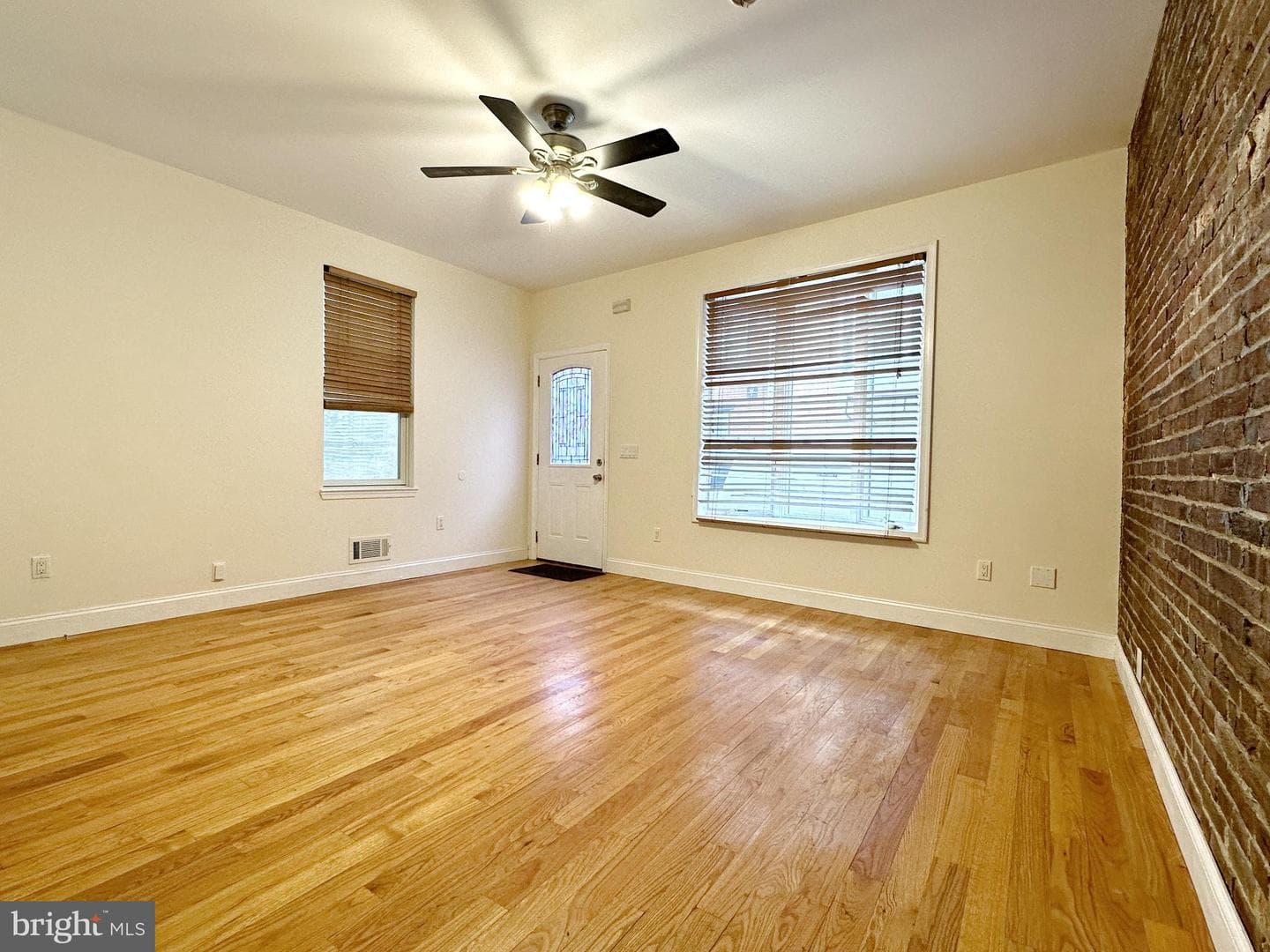 1108 E Oxford Street photo 34