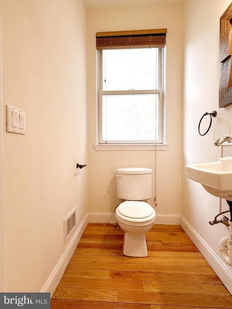 1108 E Oxford Street photo 37