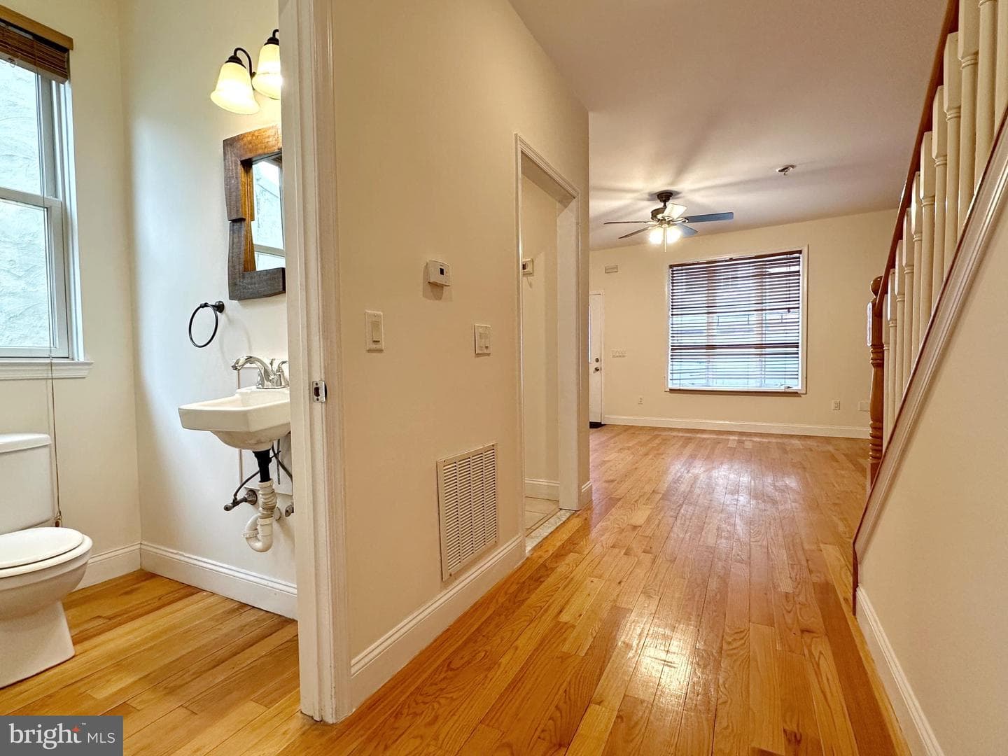 1108 E Oxford Street photo 38