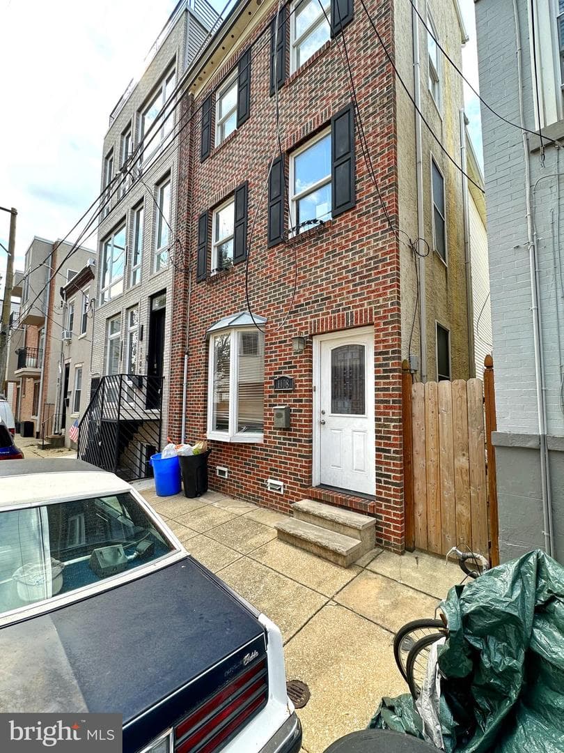 1108 E Oxford Street photo 5