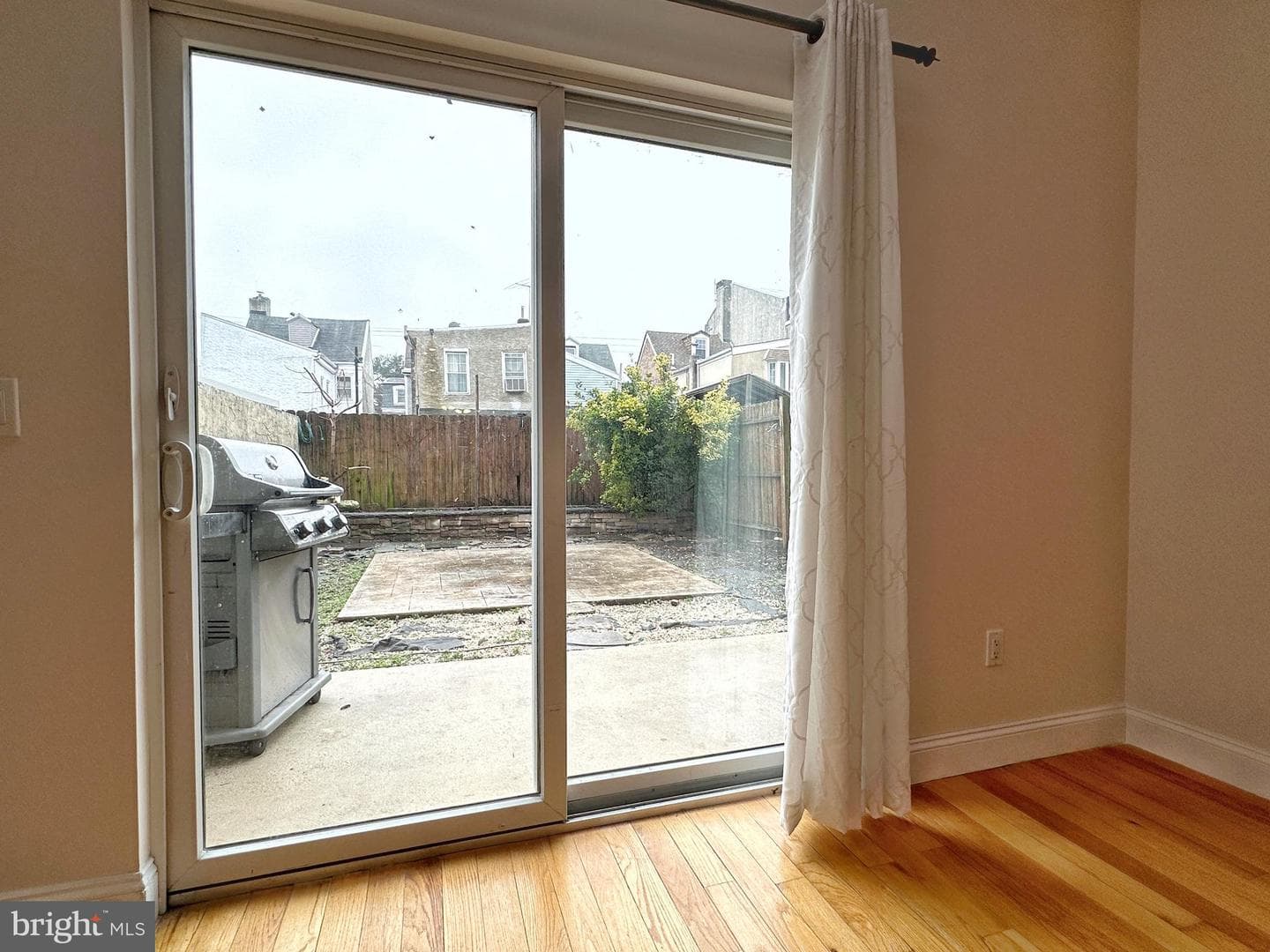 1108 E Oxford Street photo 51