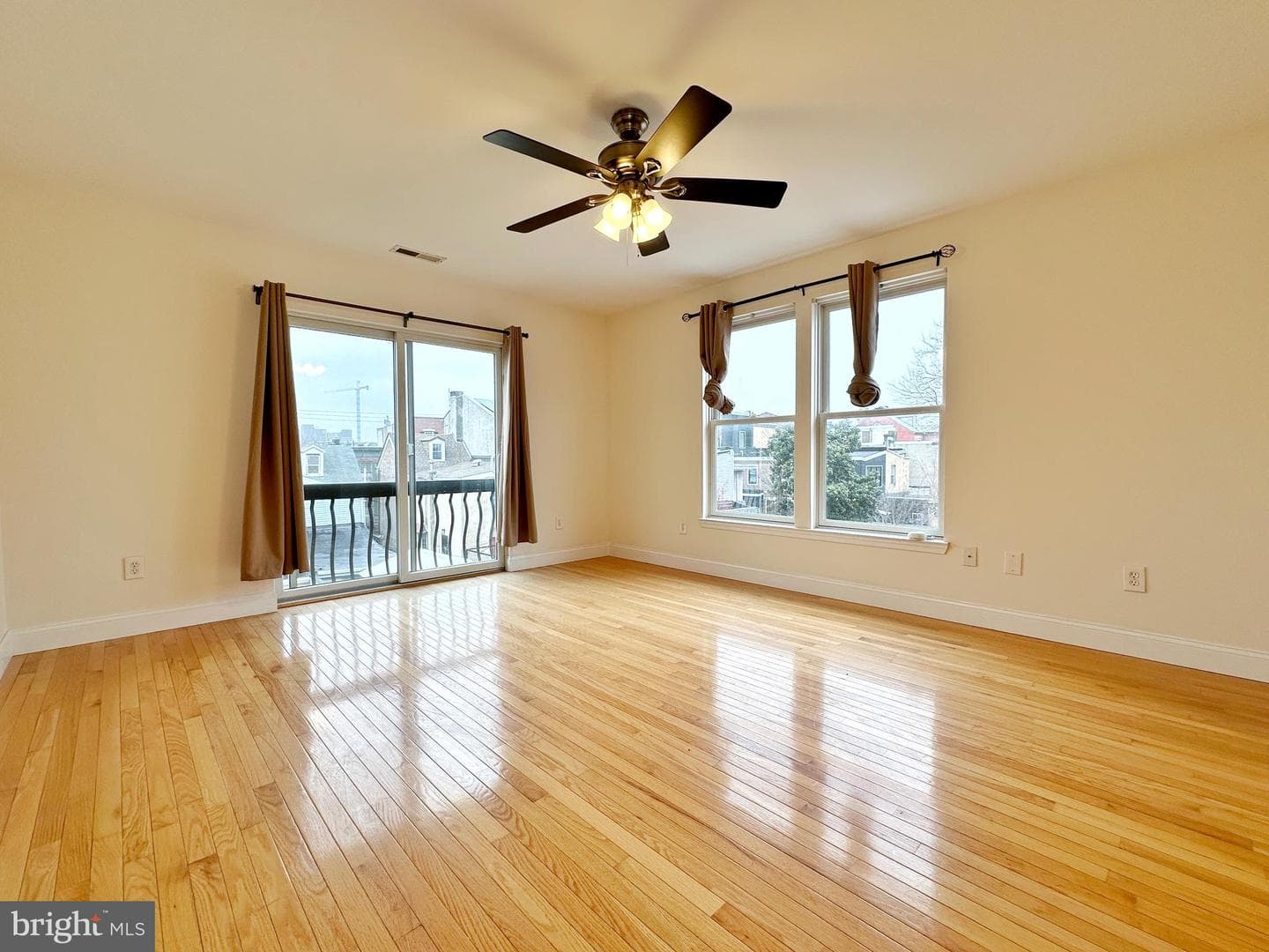 1108 E Oxford Street photo 74