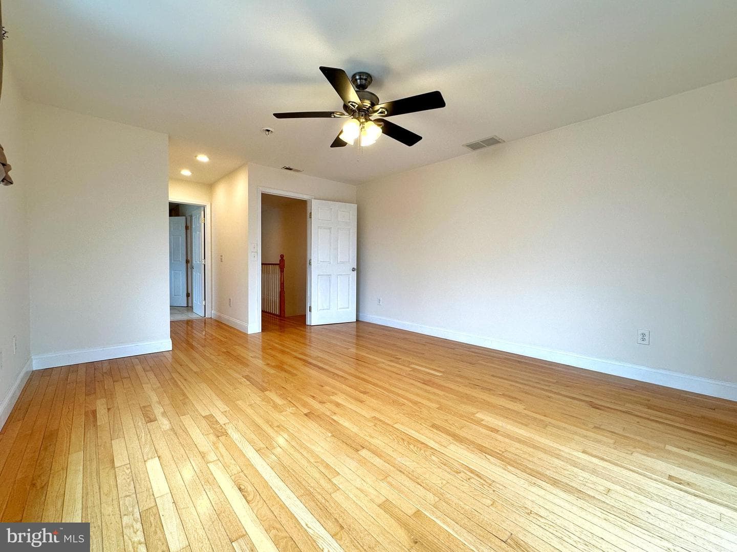 1108 E Oxford Street photo 77