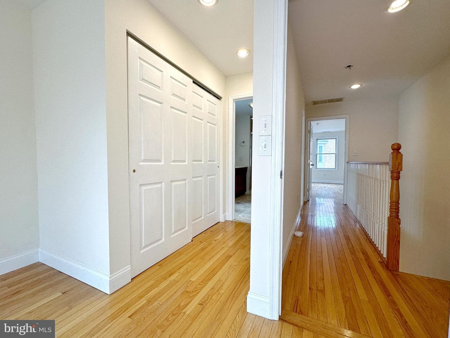 1108 E Oxford Street photo 78