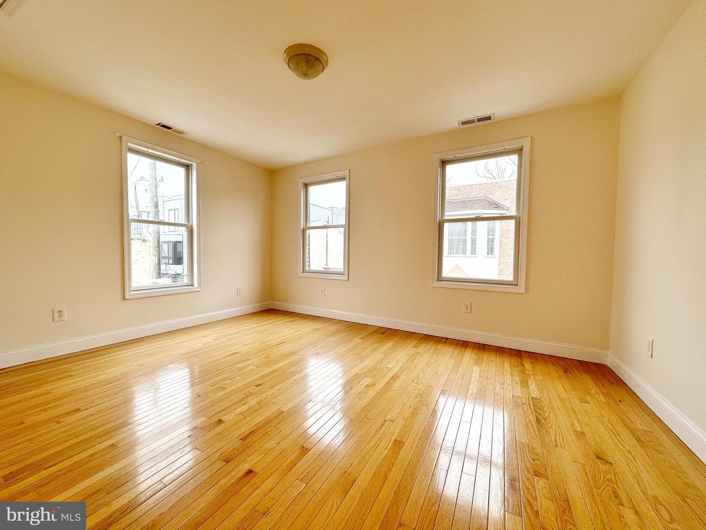 1108 E Oxford Street photo 90