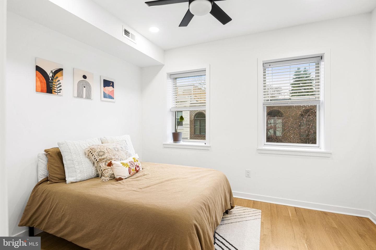 754 N Croskey Street photo 13