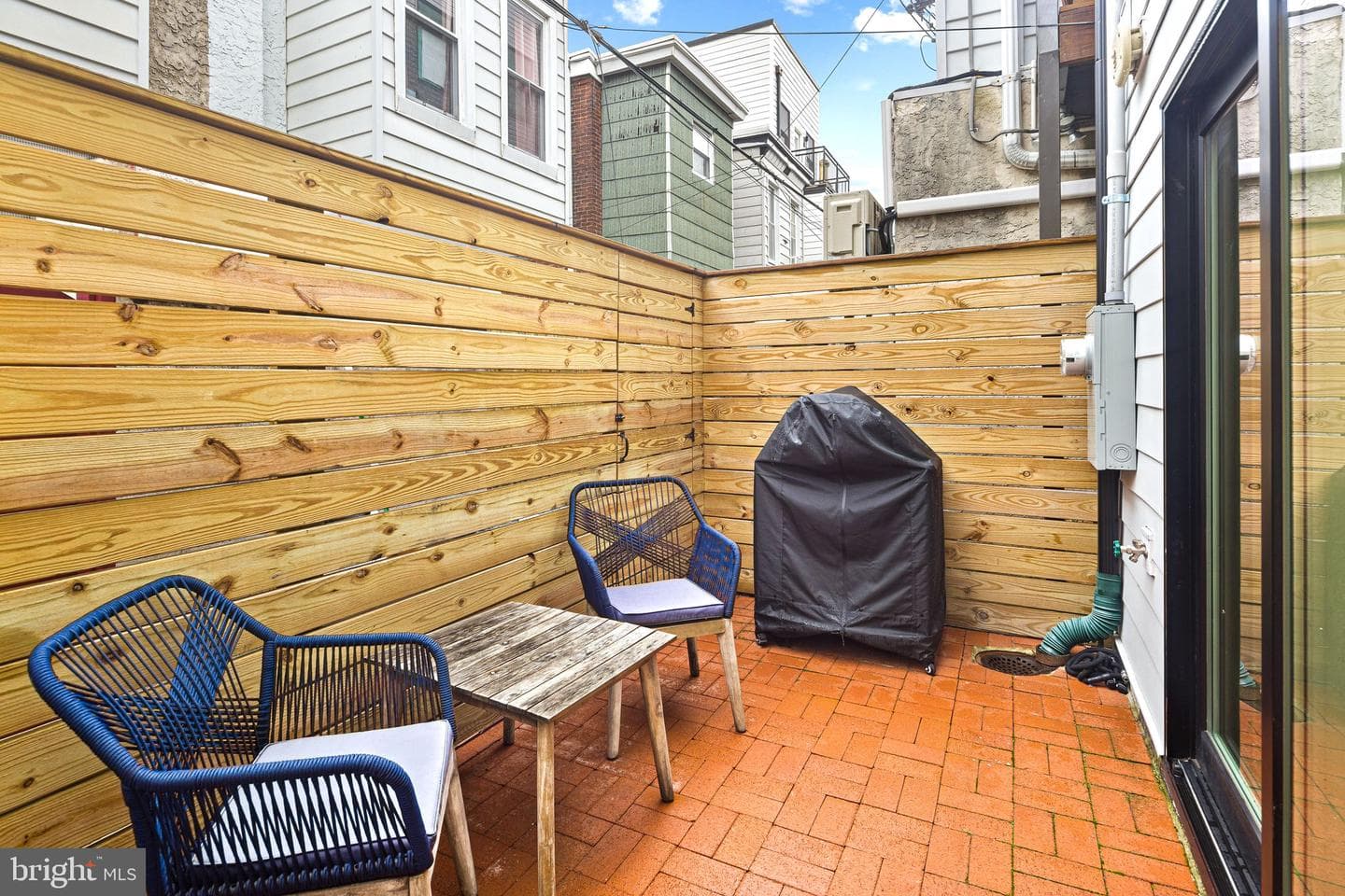 754 N Croskey Street photo 9