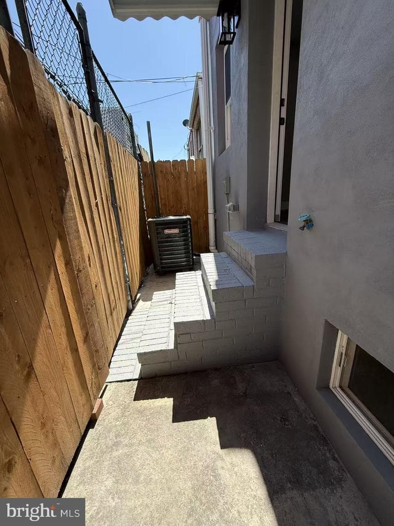2705 S Sheridan Street photo 20