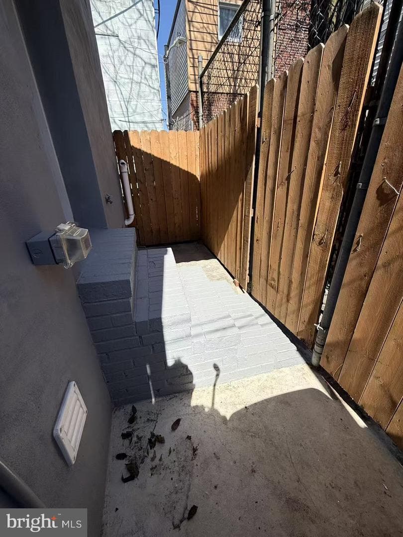 2705 S Sheridan Street photo 21