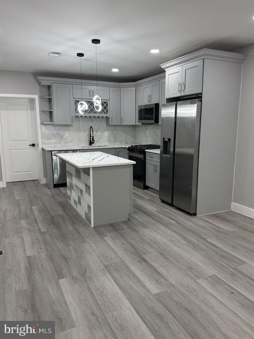 2705 S Sheridan Street photo 4