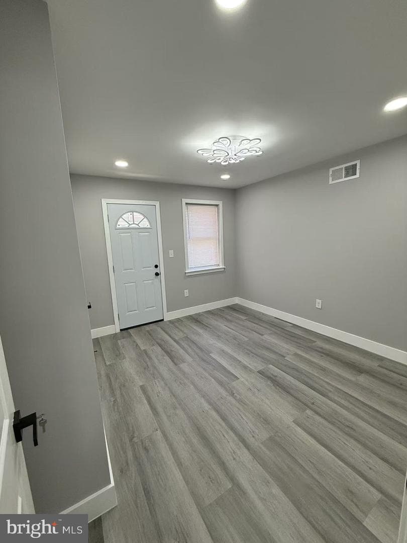 2705 S Sheridan Street photo 6