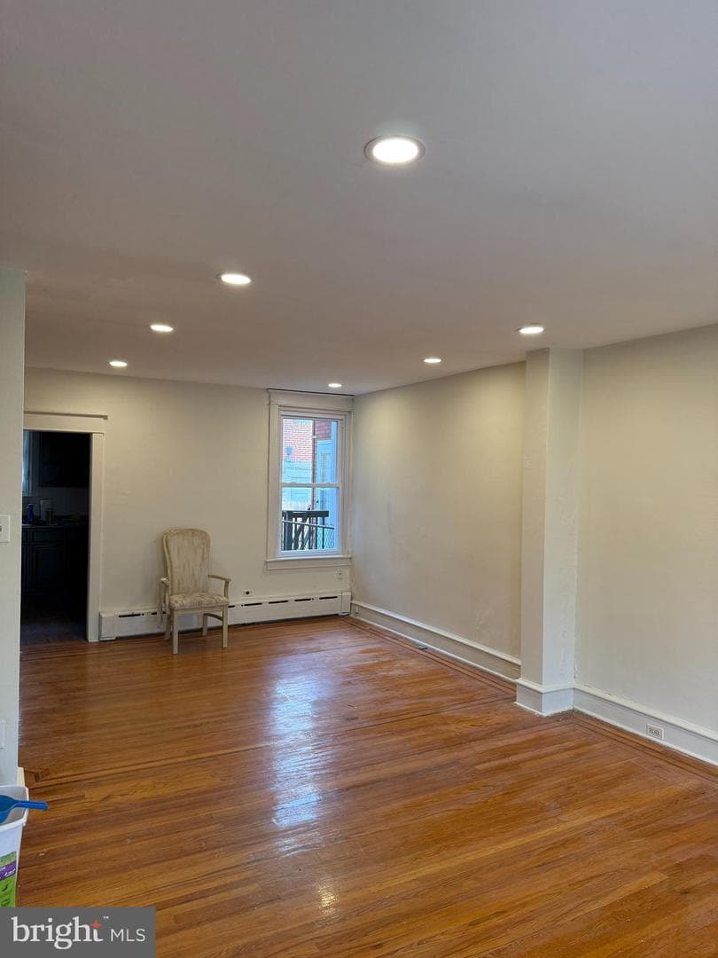 309 Rosemar Street photo 4