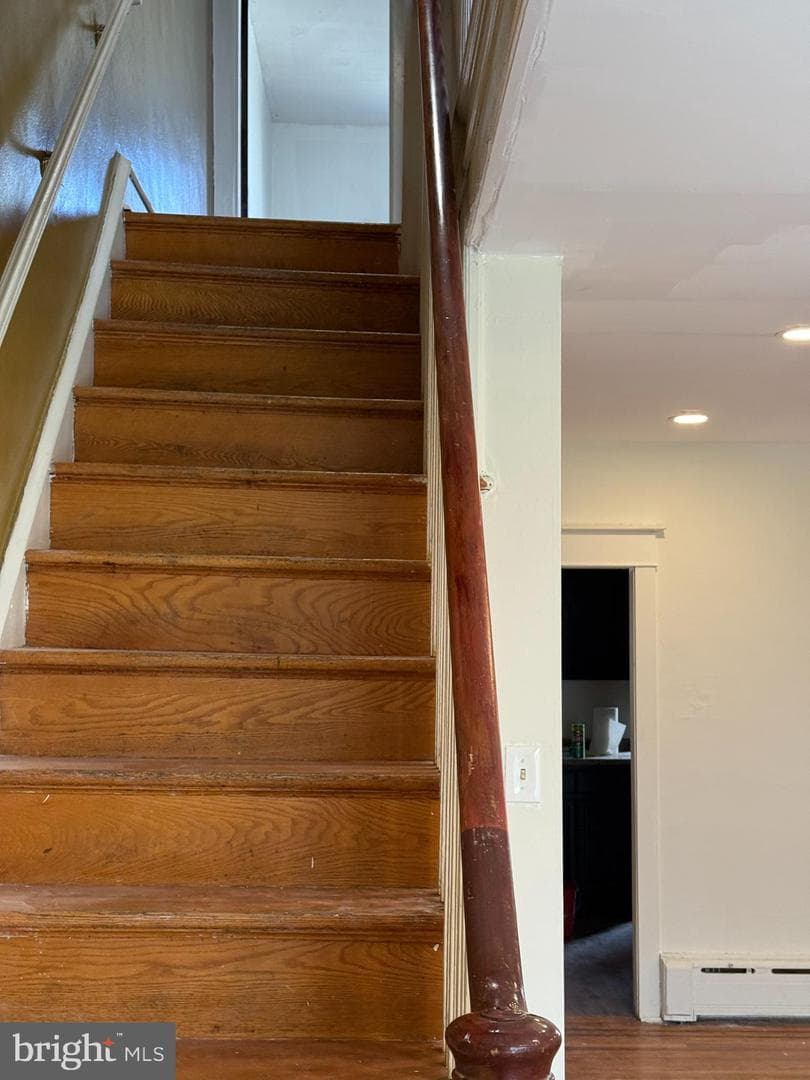 309 Rosemar Street photo 8