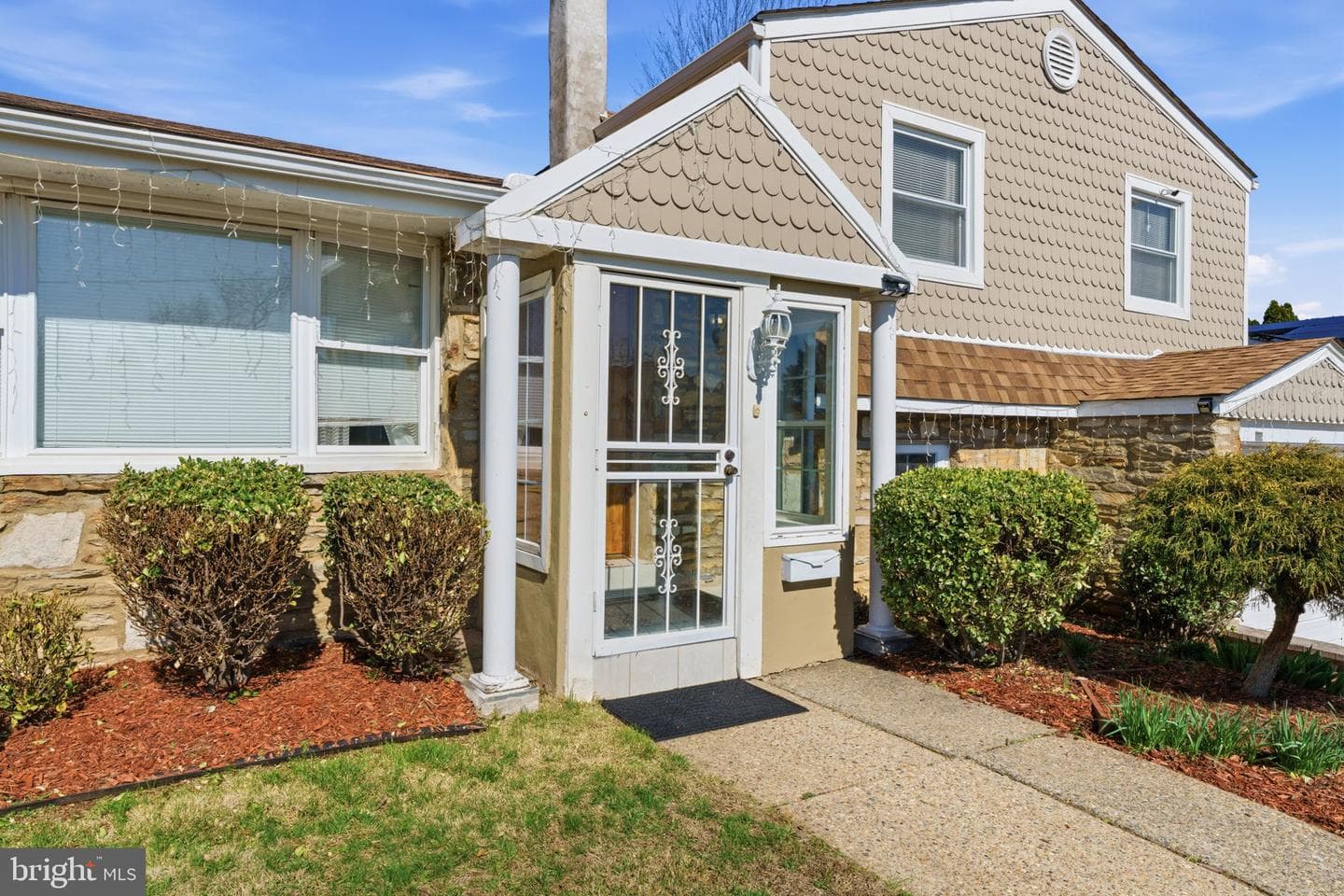 1111 Kent Lane photo 2