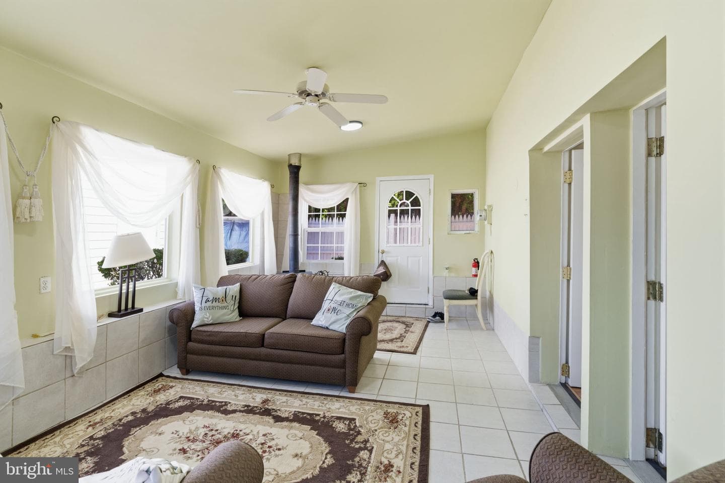 1111 Kent Lane photo 27