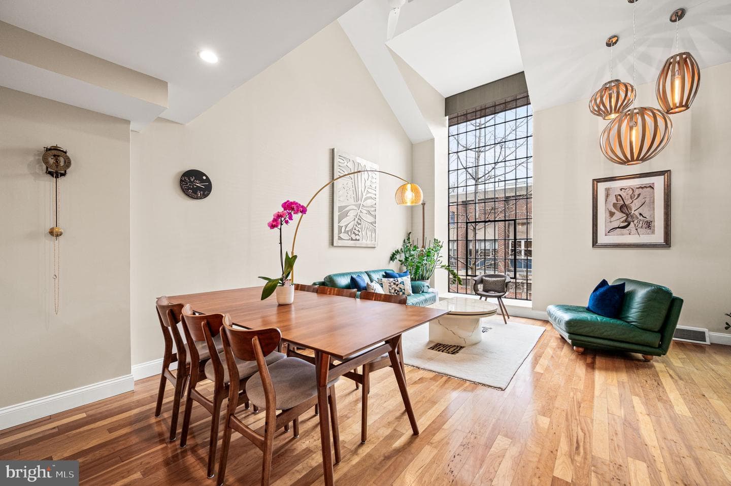 38 Saint James Court photo 12