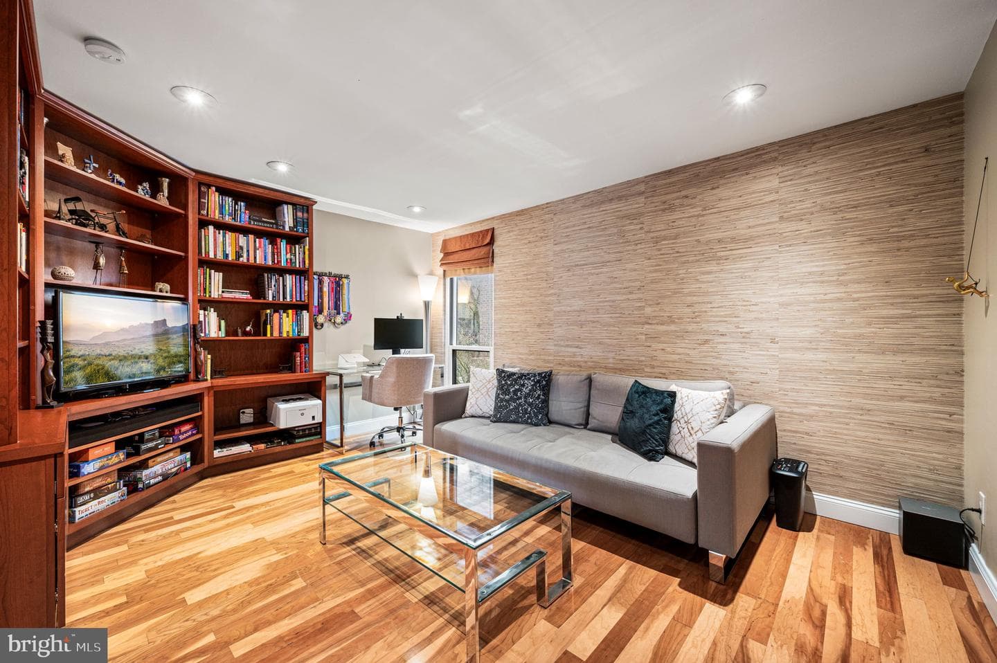 38 Saint James Court photo 18