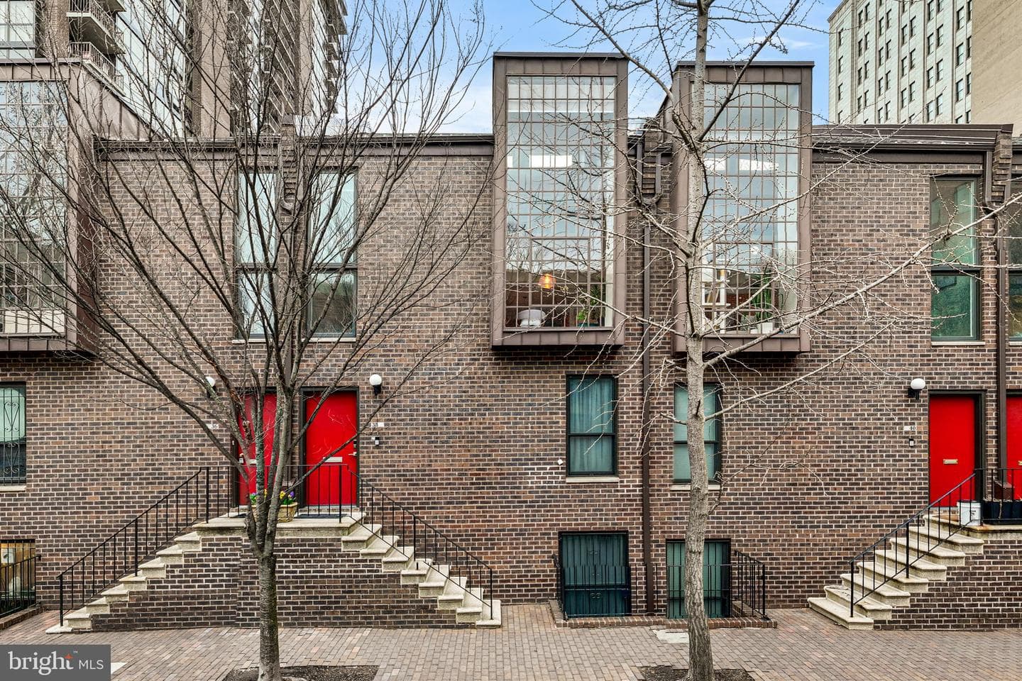 38 Saint James Court photo 2
