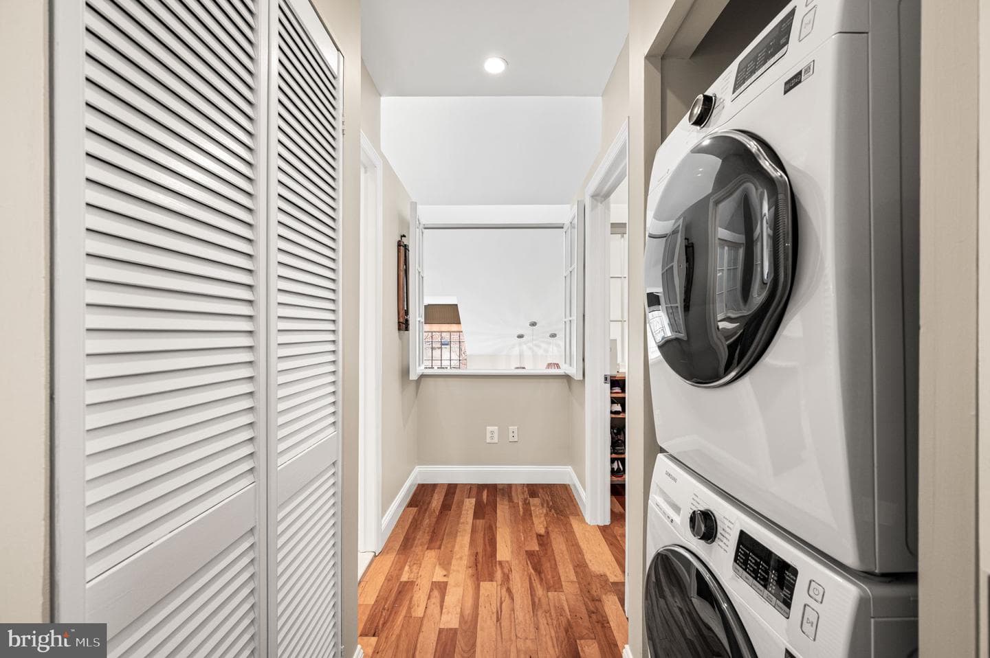 38 Saint James Court photo 29
