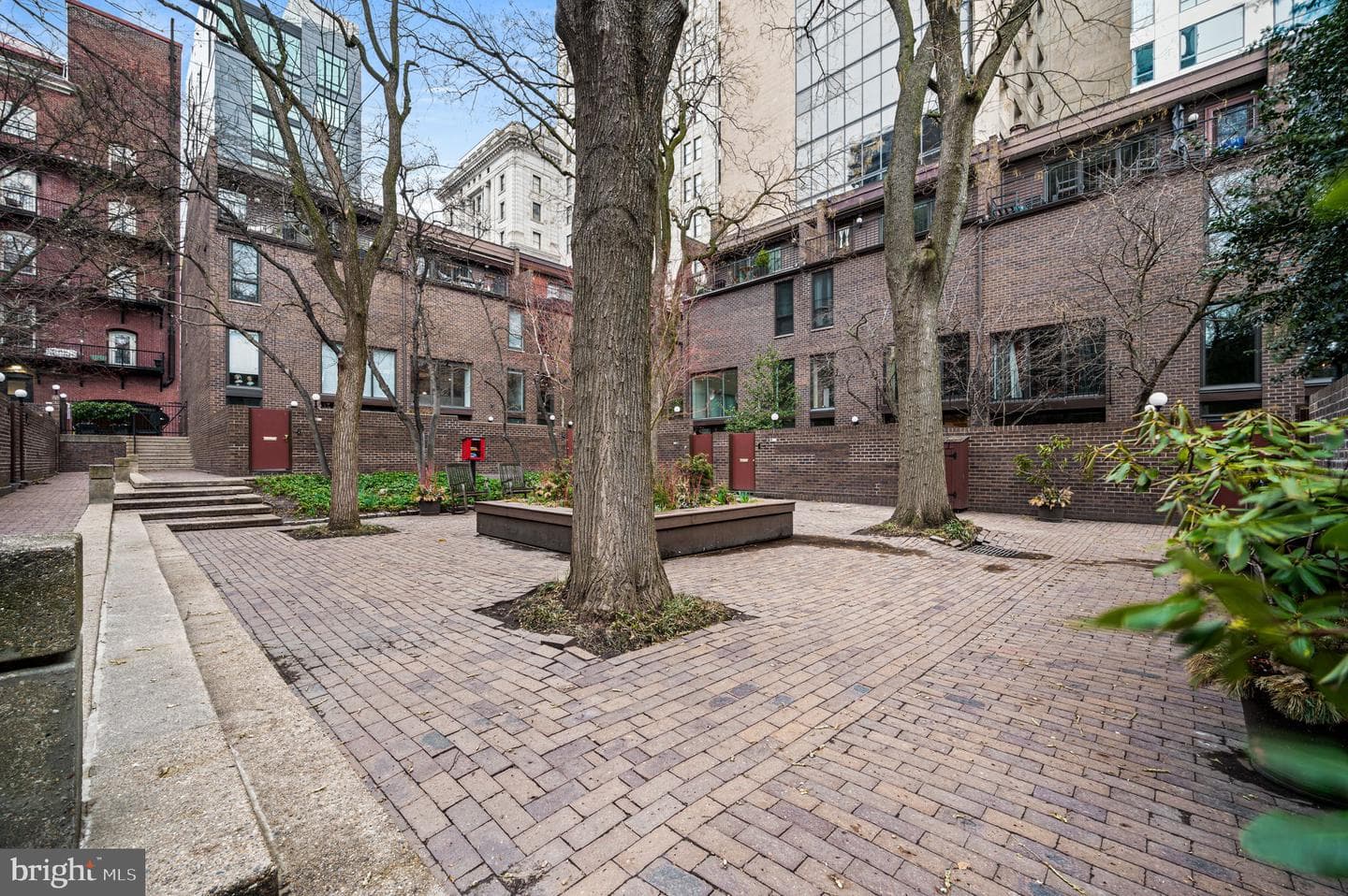 38 Saint James Court photo 33