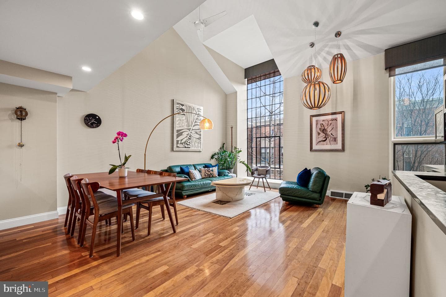 38 Saint James Court photo 6