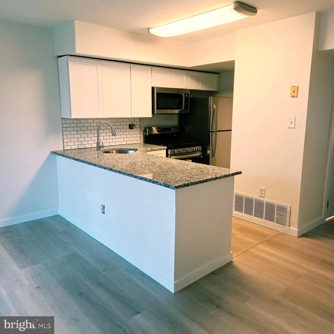 7332 Devon Street photo 4