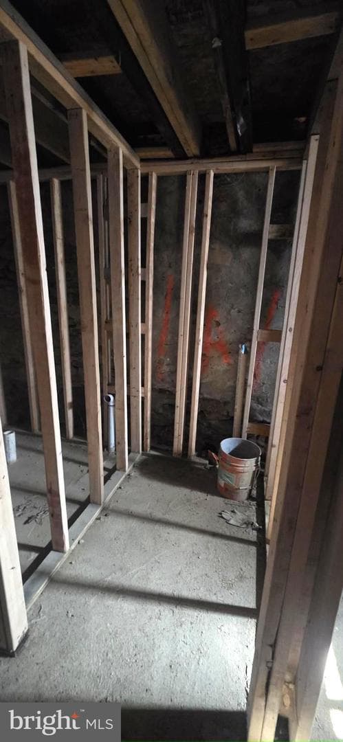 2047 Watkins Street photo 12