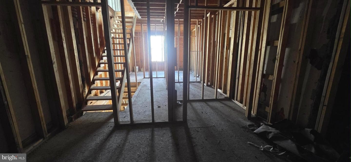 2047 Watkins Street photo 18