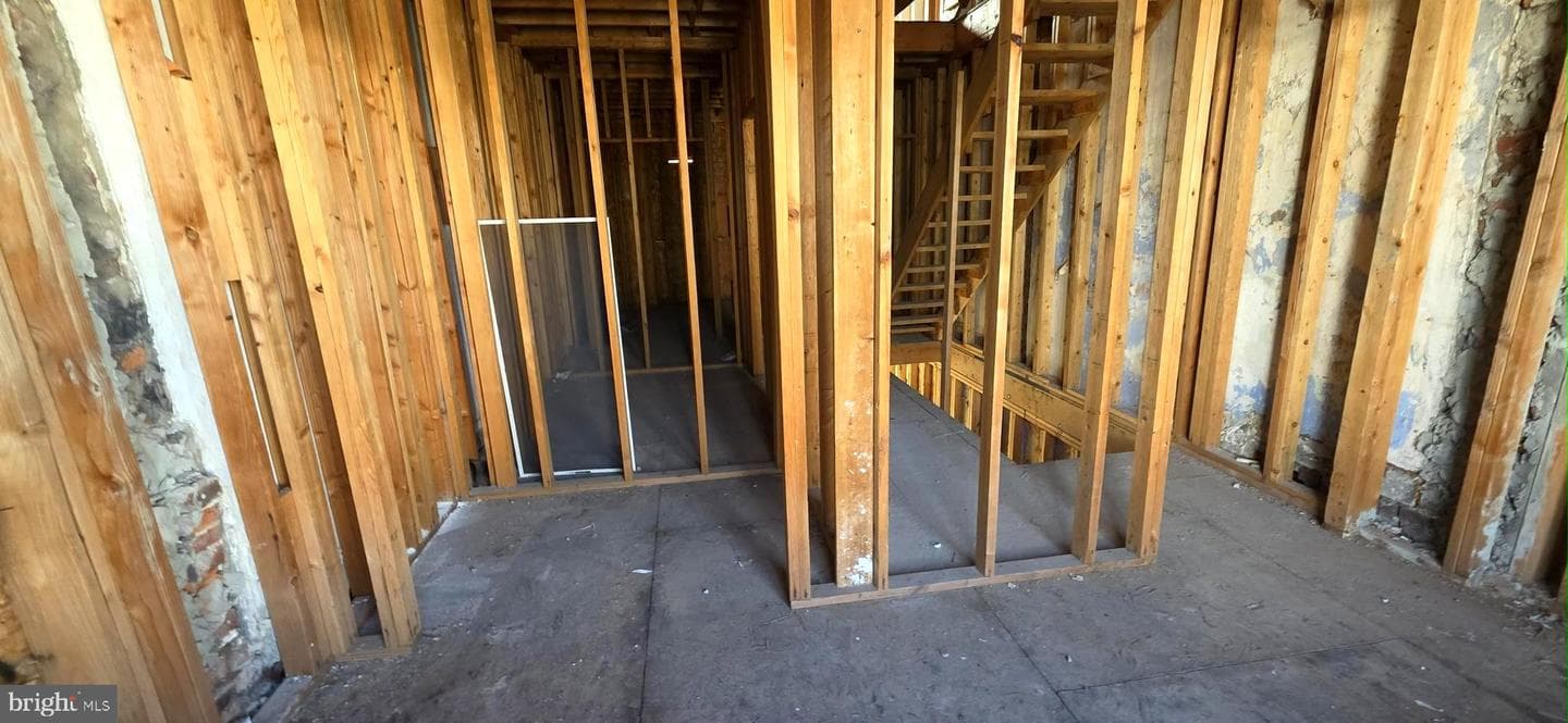 2047 Watkins Street photo 21