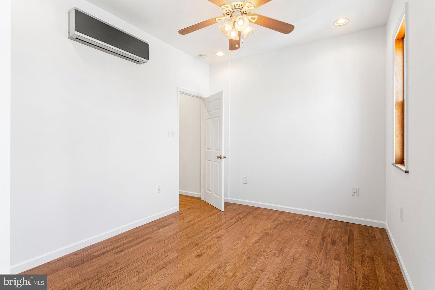 2416 S Bouvier Street photo 22