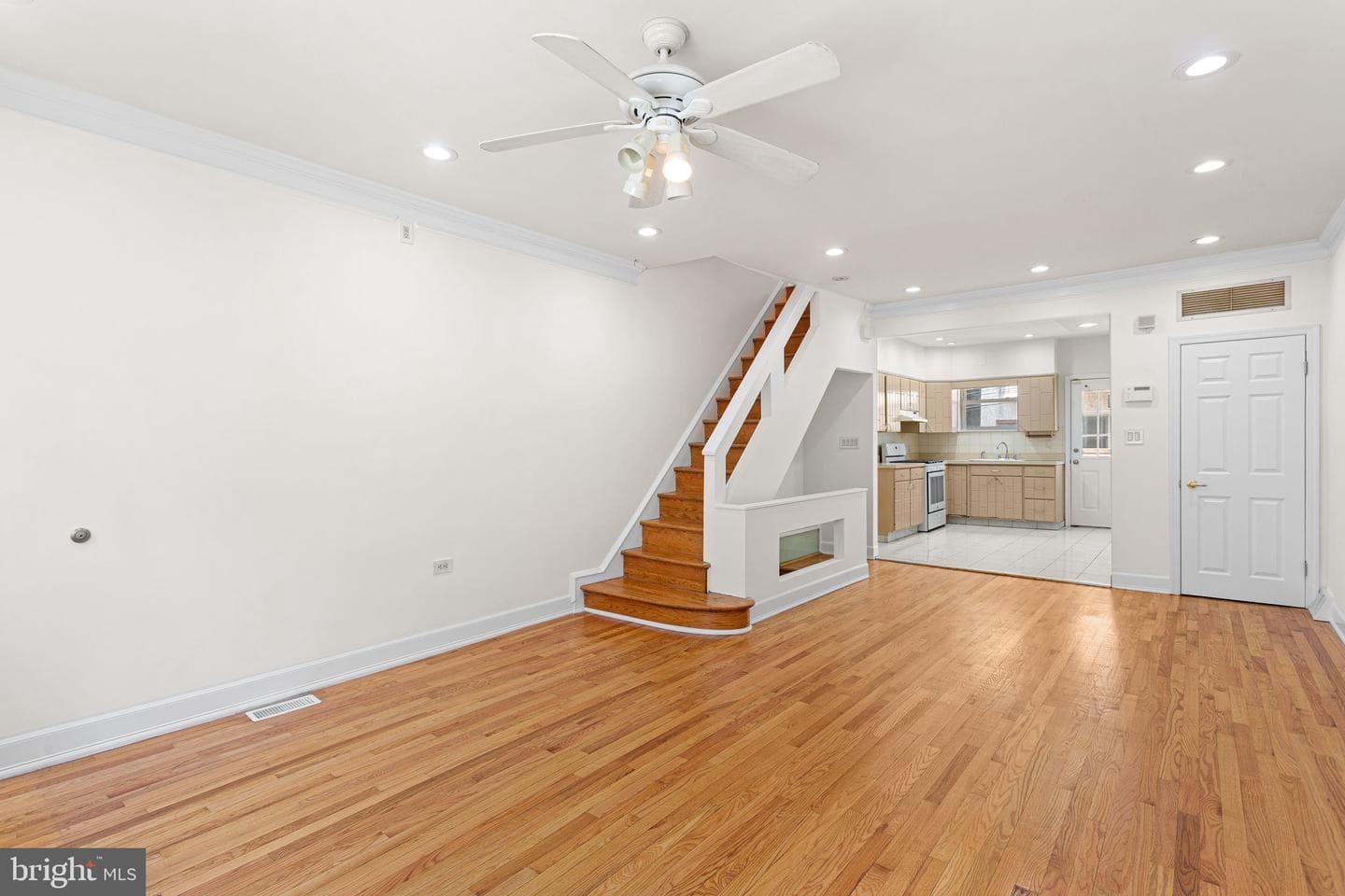 2416 S Bouvier Street photo 4