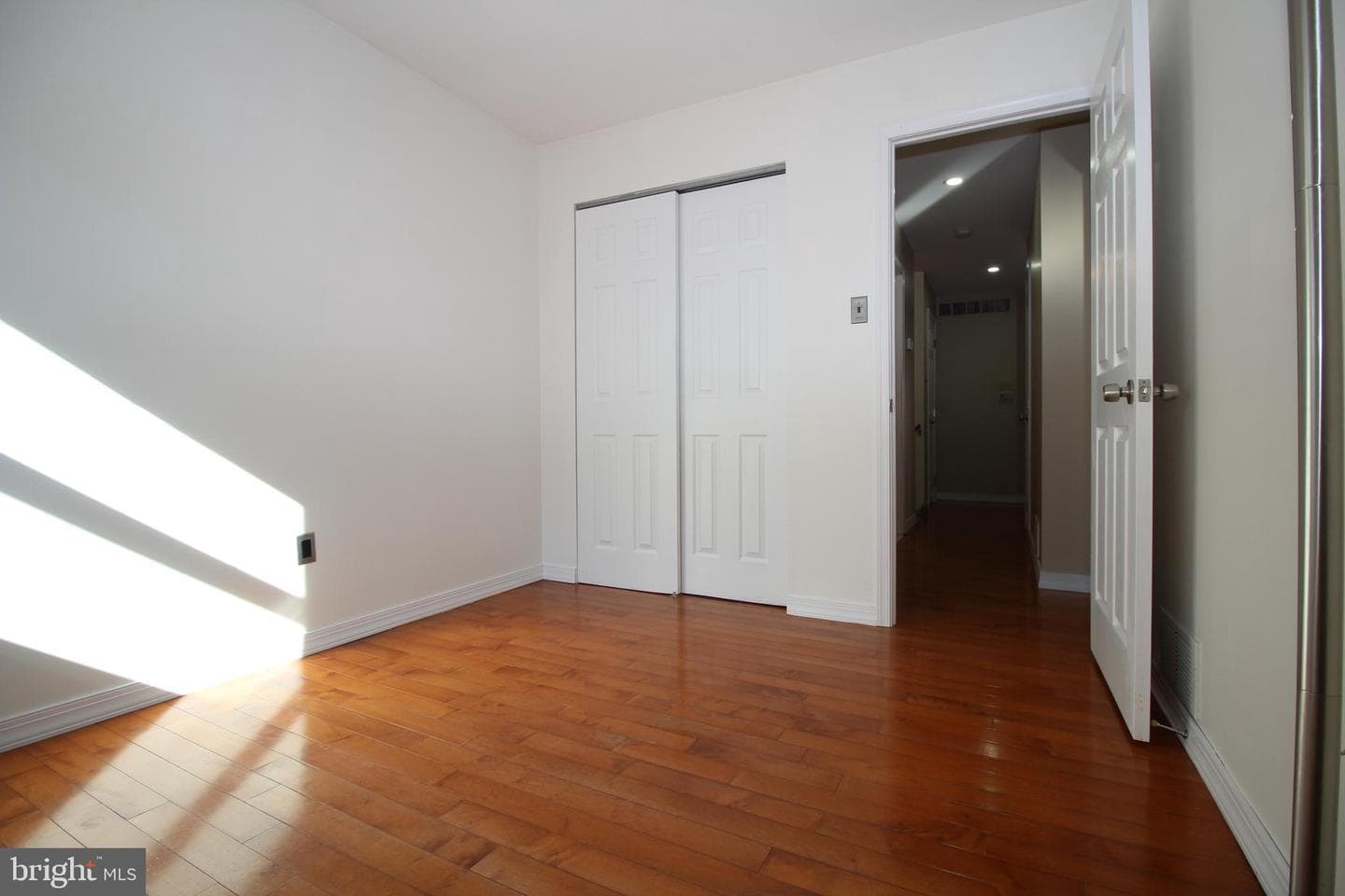 9557 James Street #a photo 7