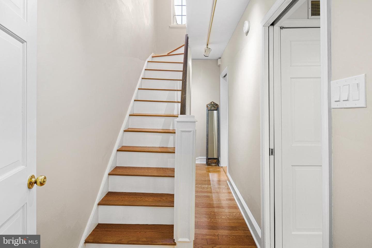 337 S Hicks Street photo 20