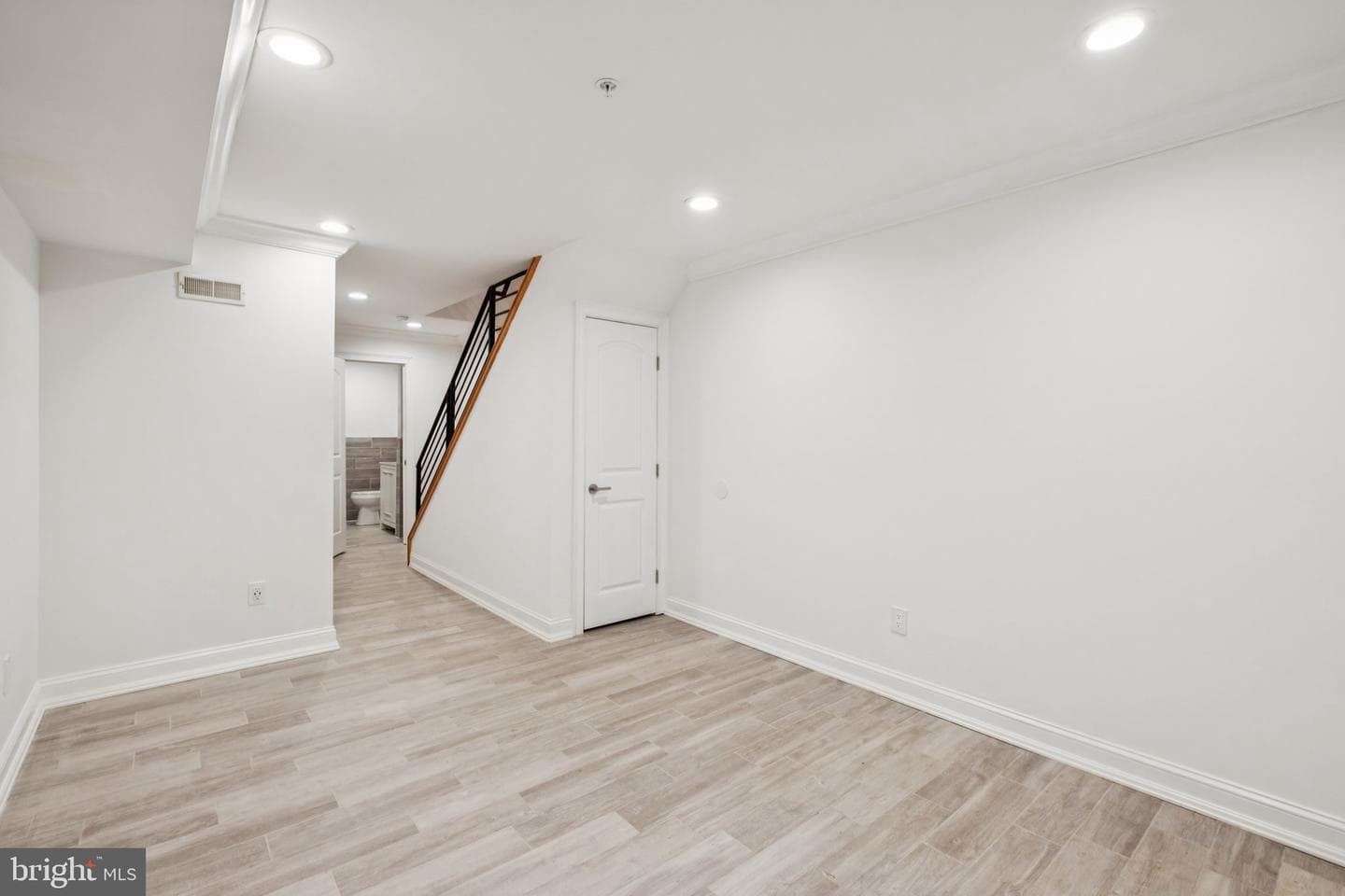 1710 W Seybert Street photo 32