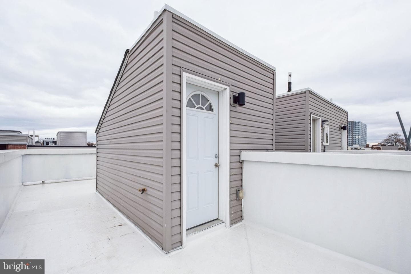 1710 W Seybert Street photo 37