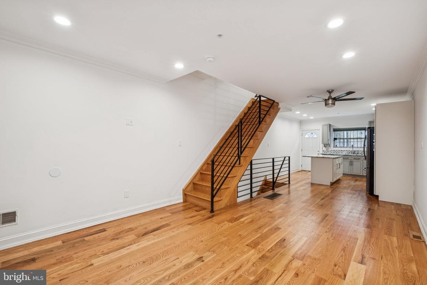 1710 W Seybert Street photo 6