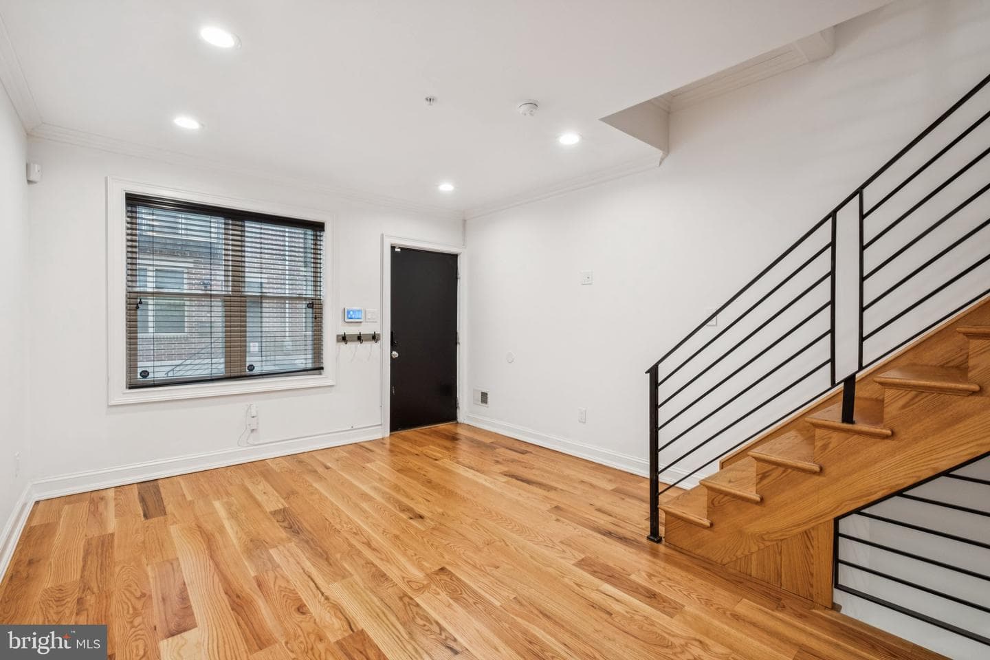 1710 W Seybert Street photo 8