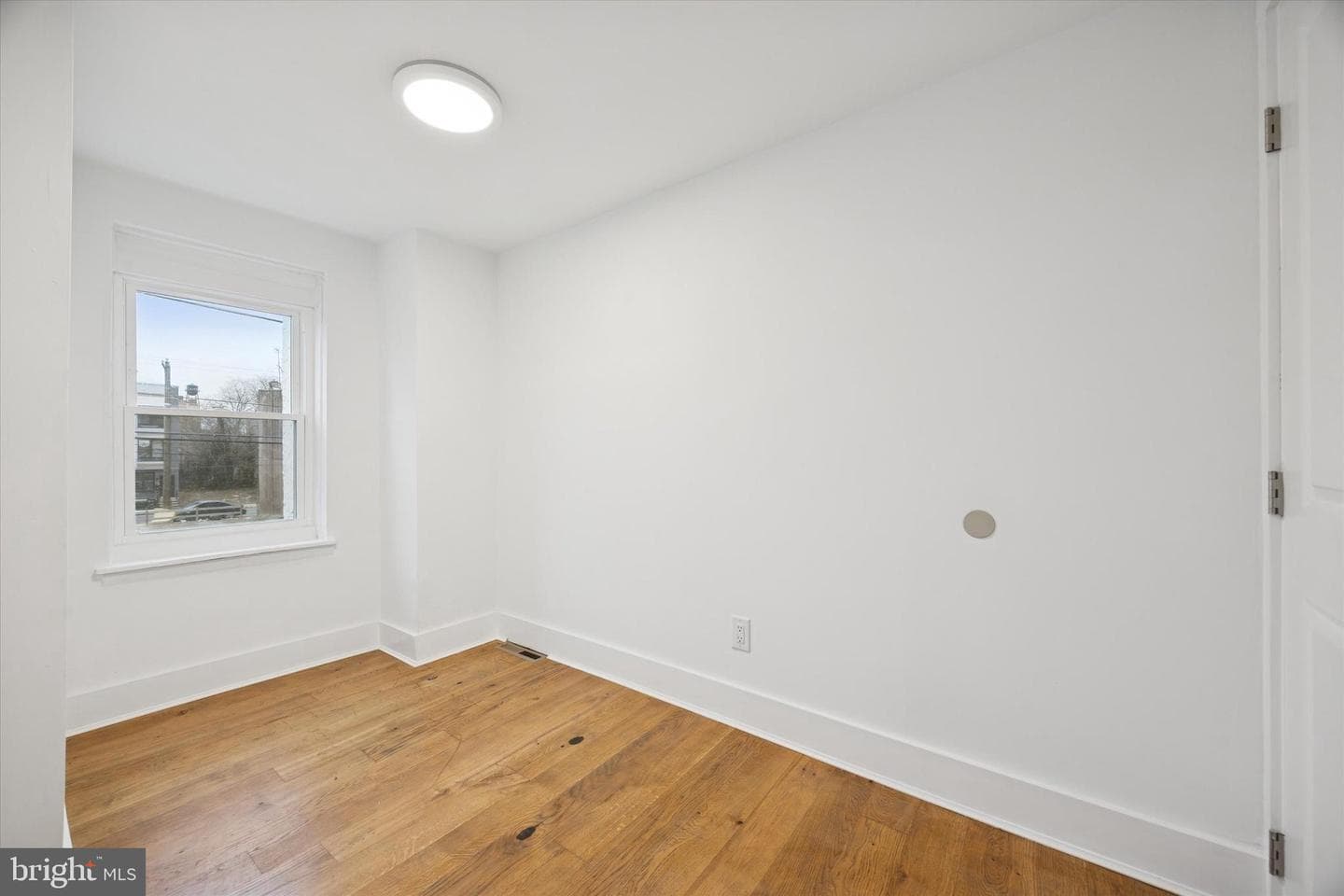 2047 N Randolph Street photo 15