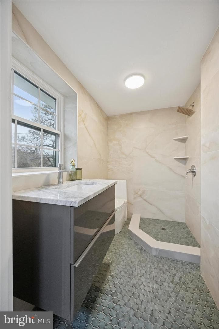 2047 N Randolph Street photo 16