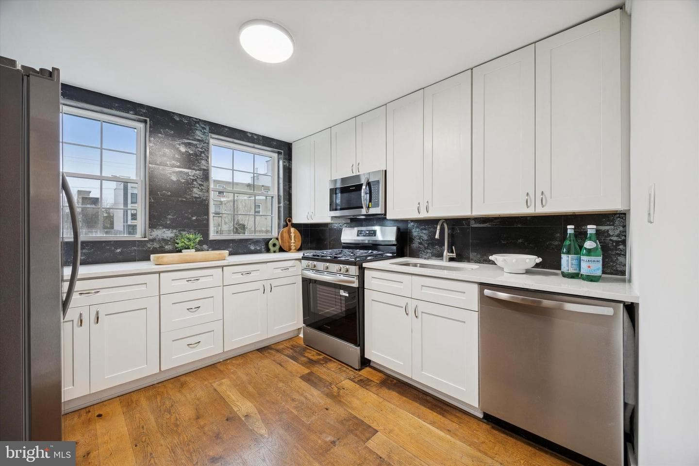 2047 N Randolph Street photo 8