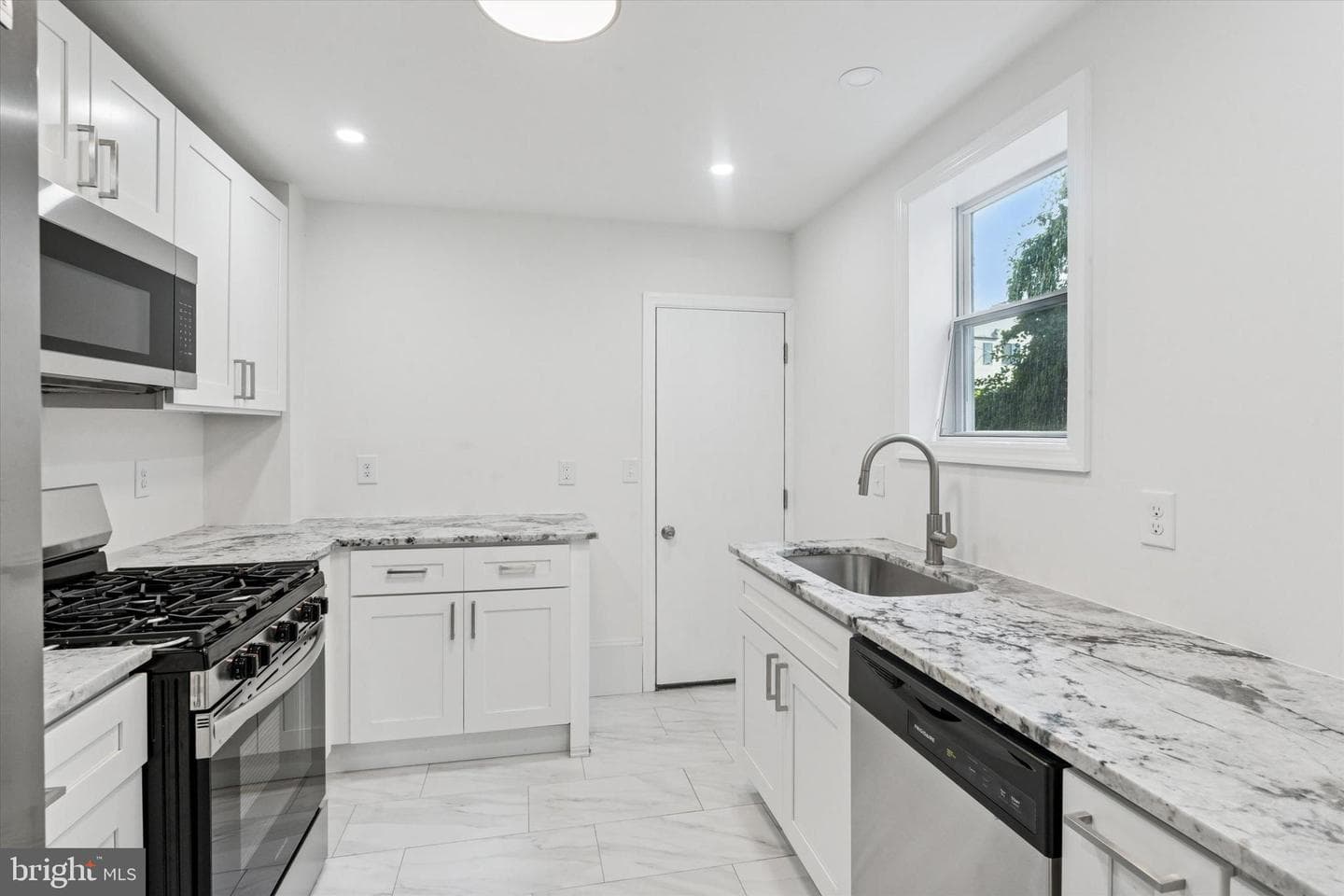 1541 N 9th Street photo 13