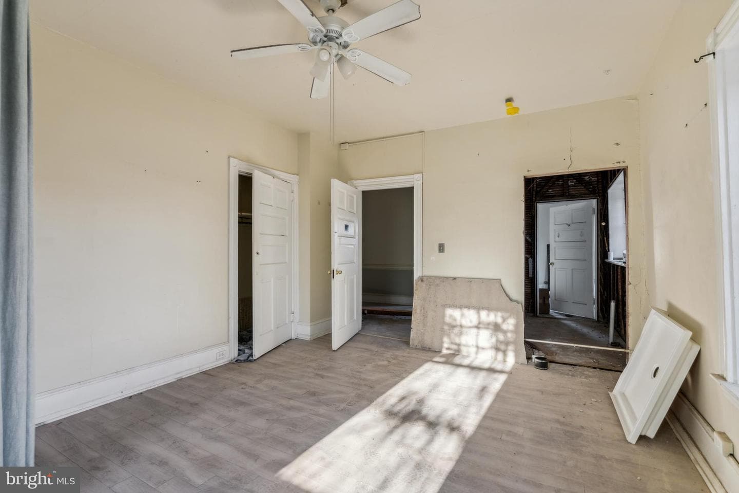 329 E Wister Street photo 15