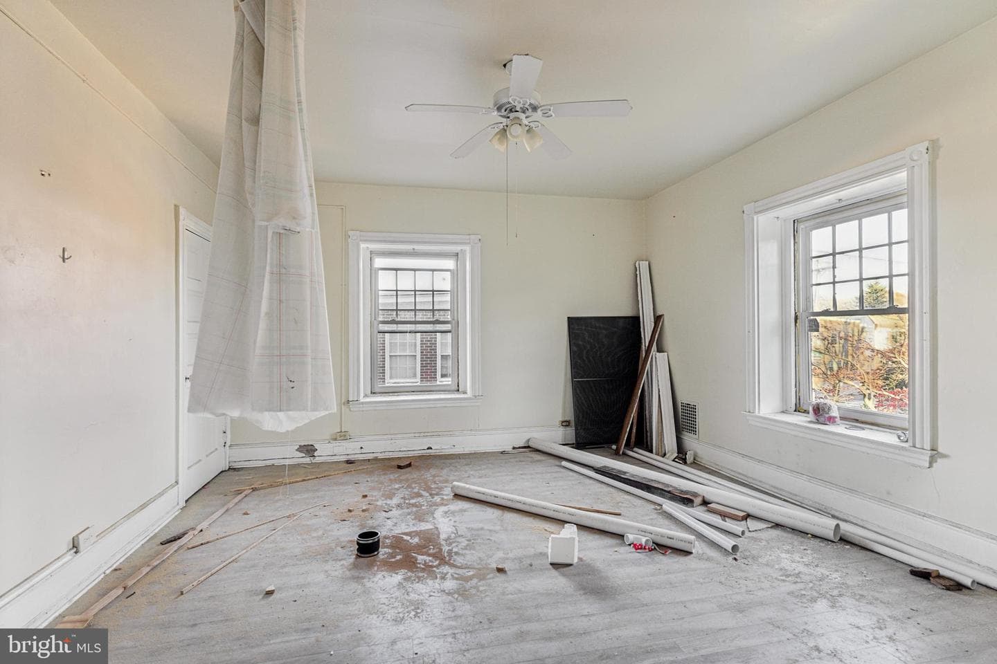 329 E Wister Street photo 16