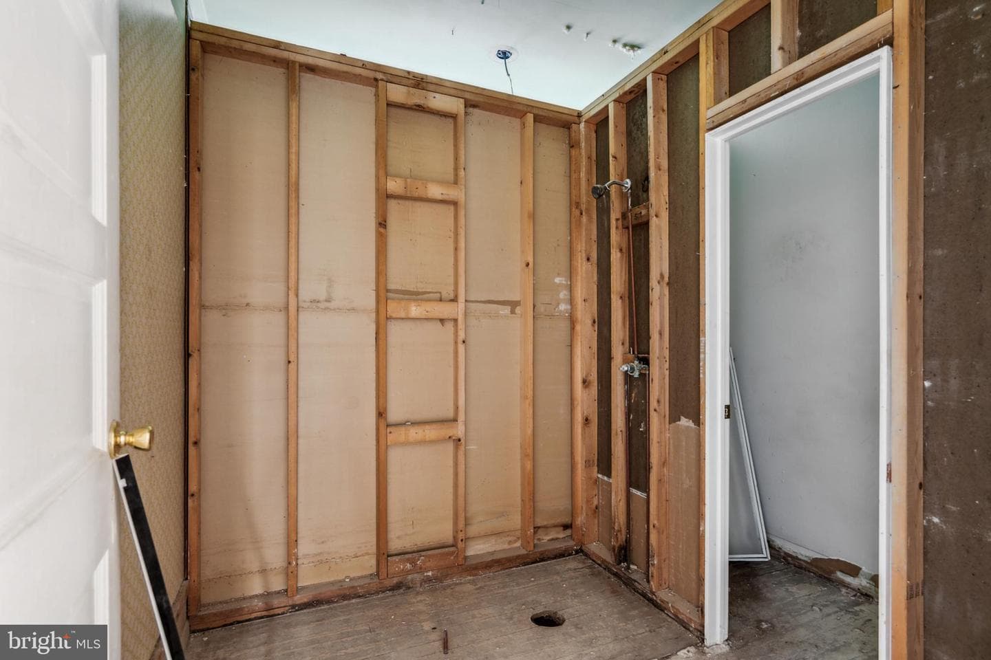 329 E Wister Street photo 24