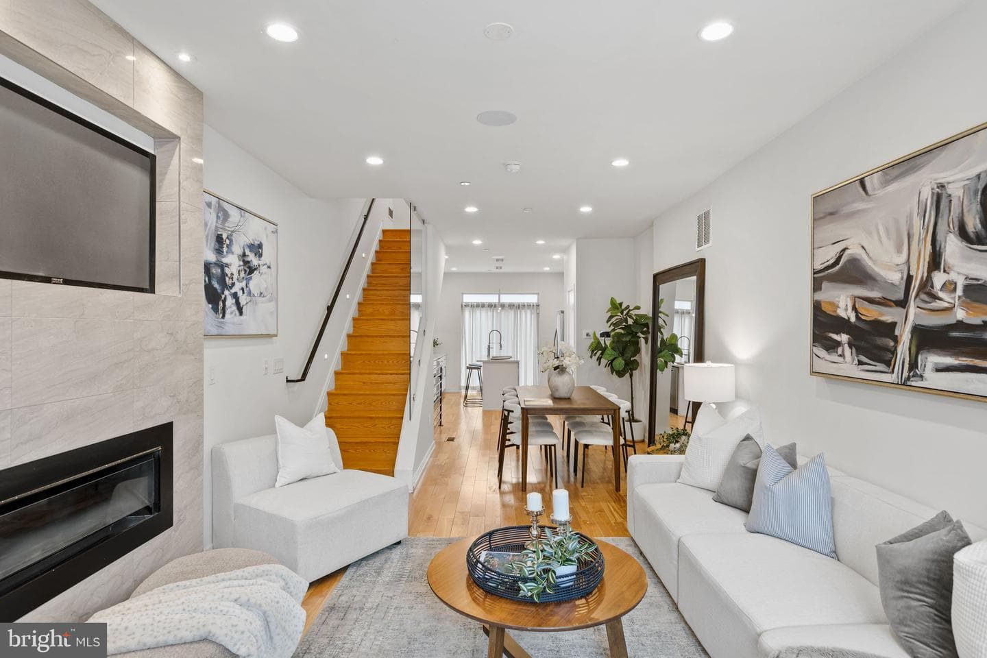 2339 Dickinson Street photo 4