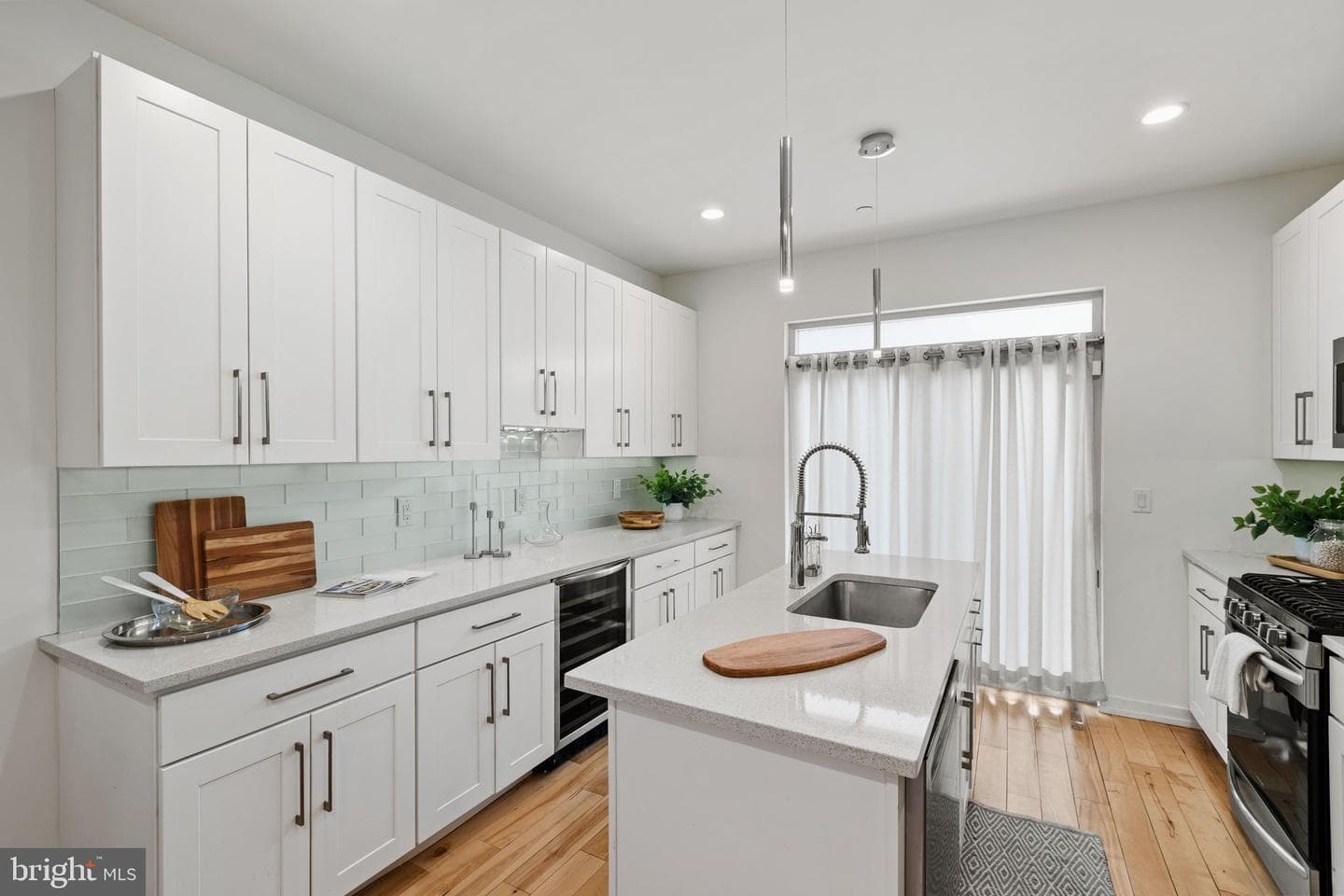 2339 Dickinson Street photo 9