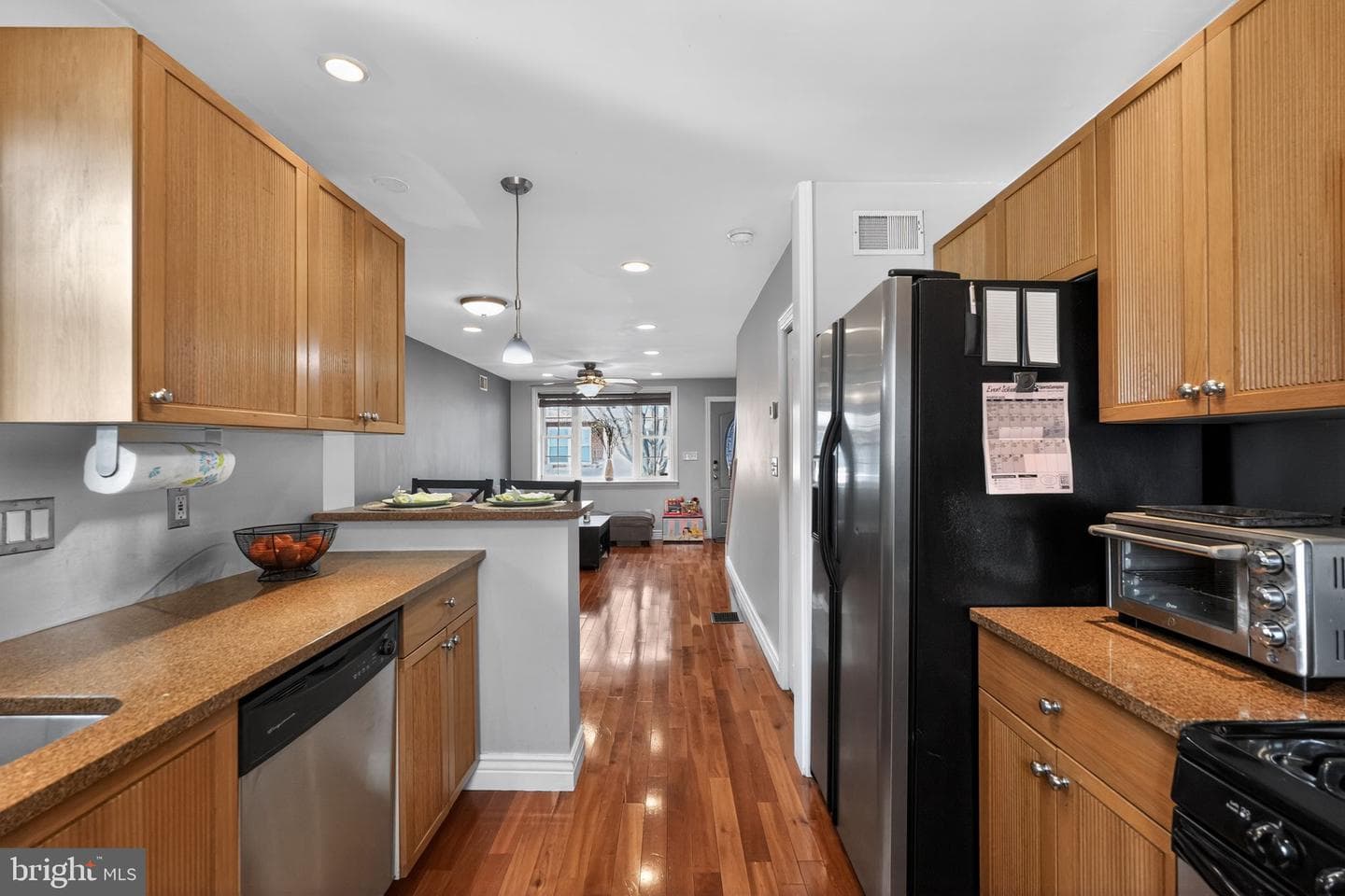 2907 S Sydenham Street photo 4