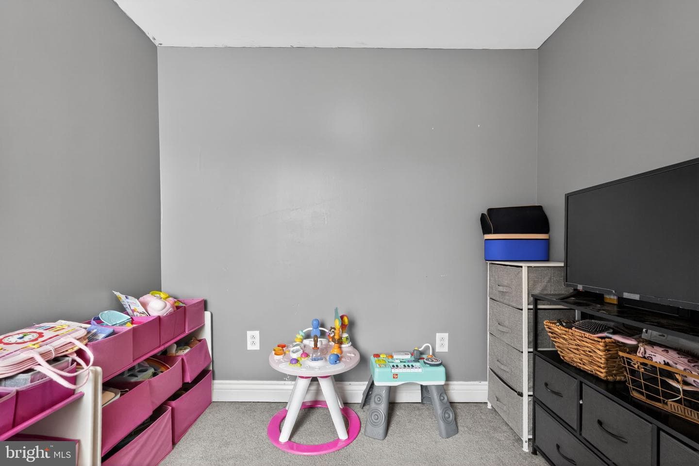 2907 S Sydenham Street photo 9