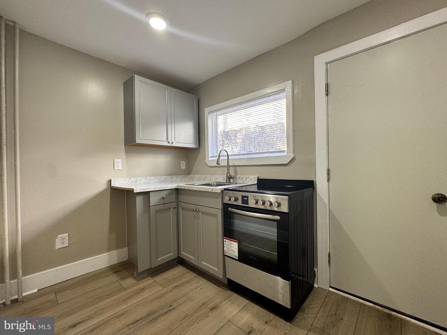 3110 Agate Street photo 10