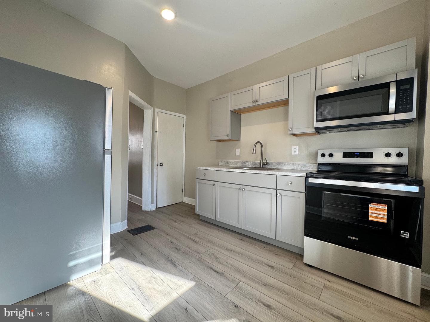 3181 Tulip Street photo 9